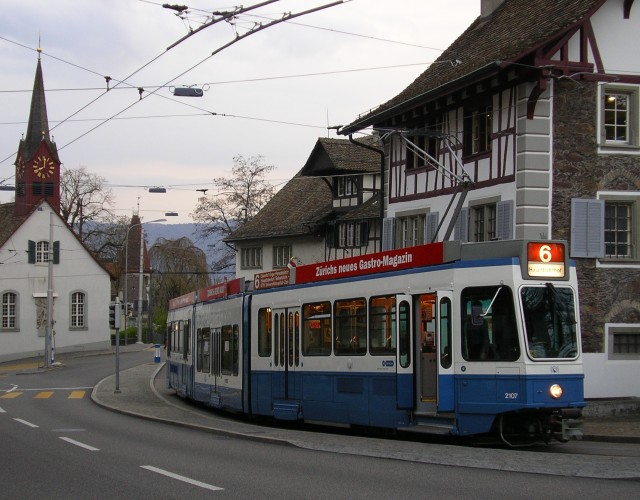 Tram at Kirche Fluntern