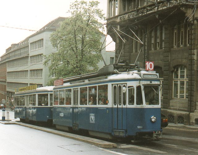 Standard Tram at Haldenegg