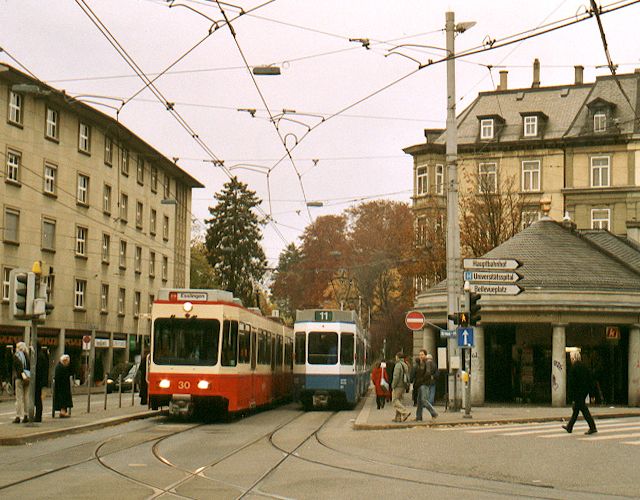 Kreuzplatz: Forchbahn meets Tram 2000